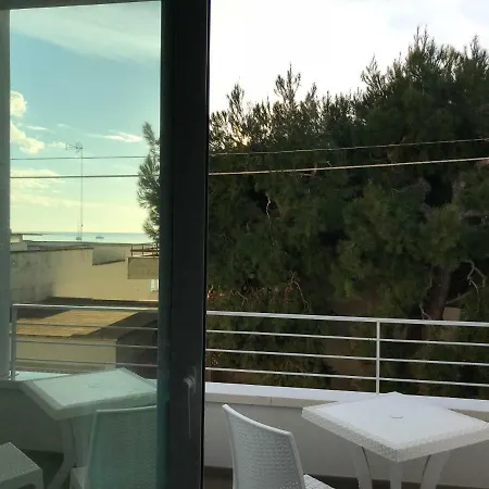 Bed & Breakfast A Due Passi Dal Mare 4*