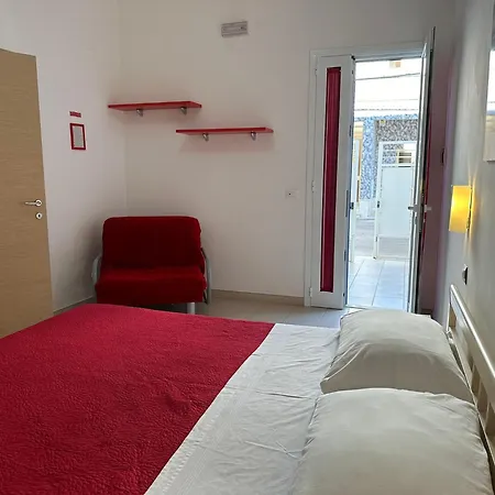 A Due Passi Dal Mare Bed and breakfast