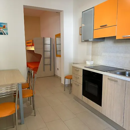 A Due Passi Dal Mare Bed & Breakfast 4*