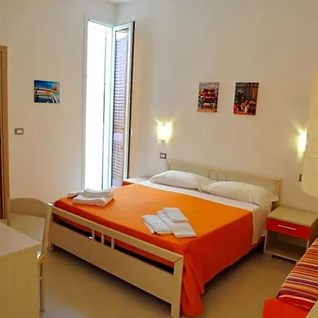 A Due Passi Dal Mare B&B