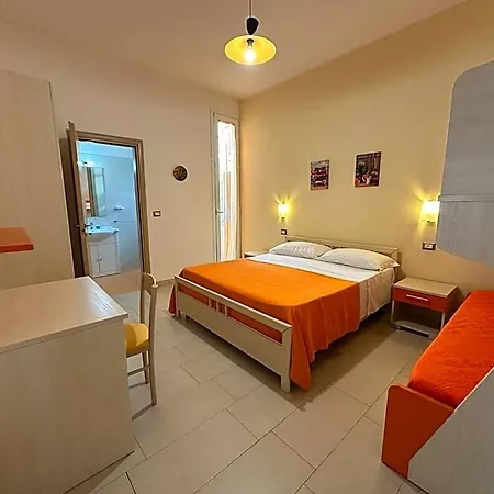 A Due Passi Dal Mare B&B 포르토 세자레오