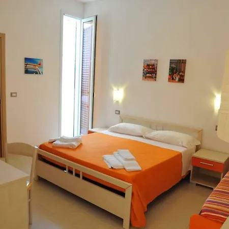 A Due Passi Dal Mare B&B 포르토 세자레오